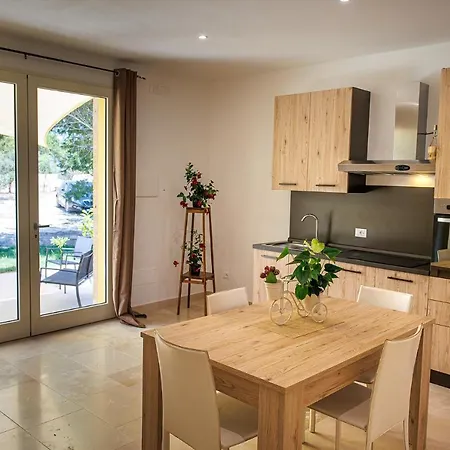 Antico Casolare P. P. アパートホテル